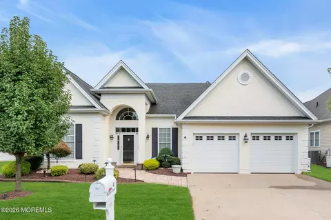 4 Talister Ct, Freehold, NJ 07728