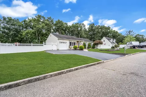 143 Lakewood Ave, Lanoka Harbor, NJ 08734