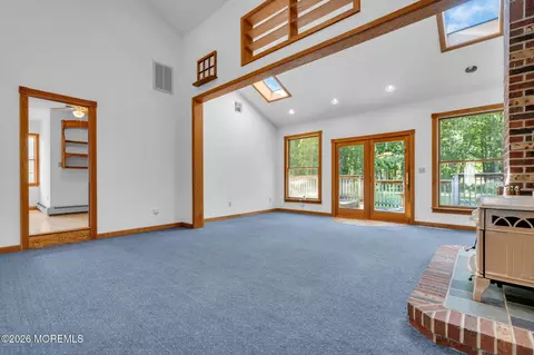 Living - 141 Sunset Dr, Forked River, NJ 08731 photo 2 of 3
