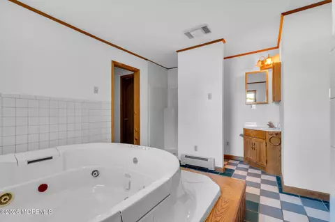 Bath - 141 Sunset Dr, Forked River, NJ 08731 photo 3 of 4