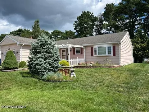 36 Innsbruck Dr, Toms River, NJ 08757