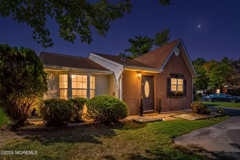34 Morden Close Close, Freehold, NJ 07728