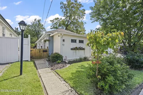 42 East Ave, Atlantic Highlands, NJ 07716