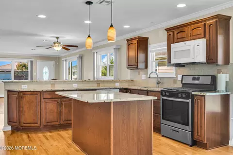21 Boca Raton St, Toms River, NJ 08757