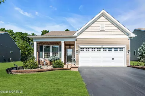 20 Aylesford Ln, Manchester, NJ 08759