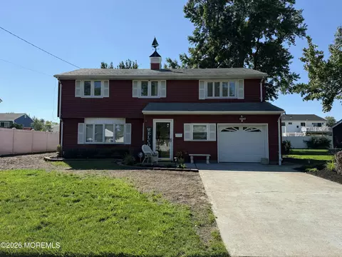 6 Elm Ave, Hazlet, NJ 07730