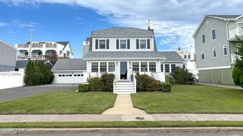 108 Roanoke Ave, Seaside Heights, NJ 08751