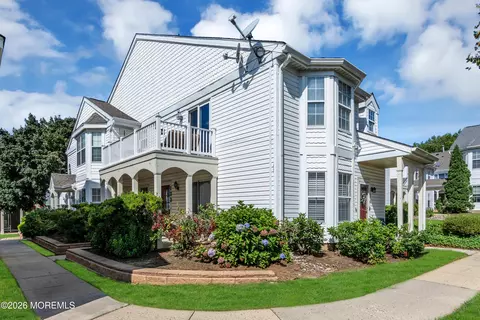 133 Tulip Ln, Freehold, NJ 07728