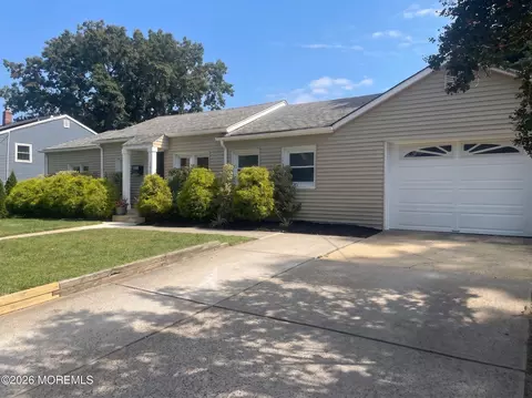 149 11th St, Belford, NJ 07718