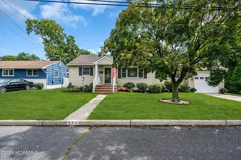 177 10th St, Belford, NJ 07718