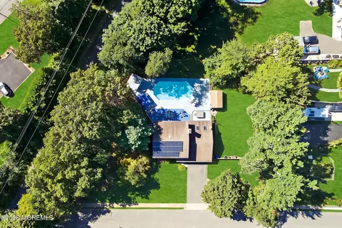 2211 Lark Dr, Allenwood, NJ 08720