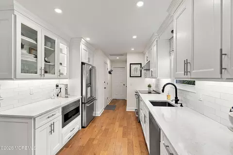 Kitchen - 75 Chestnut Ave, Brick, NJ 08724 photo 2 of 5