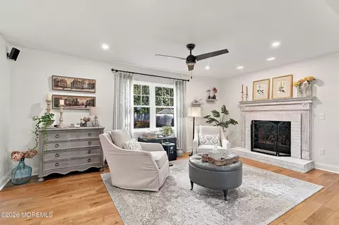 Living - 75 Chestnut Ave, Brick, NJ 08724 photo 6 of 11