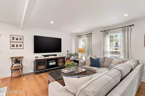 Living - 75 Chestnut Ave, Brick, NJ 08724 photo 3 of 11