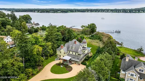 458 Navesink River Rd, Red Bank, NJ 07701