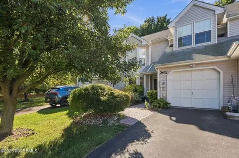 262 Daffodil Dr, Freehold, NJ 07728