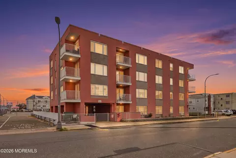 25 Fremont Ave #1B, Seaside Heights, NJ 08751
