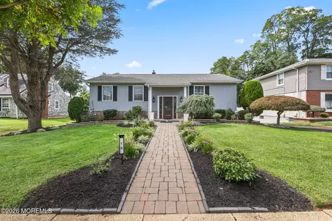 16 Jackson Ter, Freehold, NJ 07728