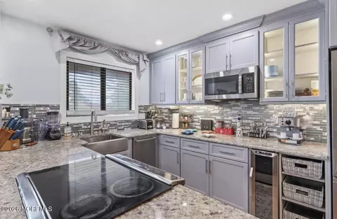 329 Shore Dr #D14, Highlands, NJ 07732
