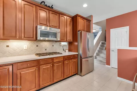 Kitchen - 2 Appleby Ct, Jackson, NJ 08527 photo 3 of 5
