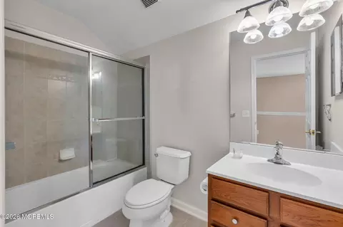 Bath - 2 Appleby Ct, Jackson, NJ 08527 photo 3 of 4