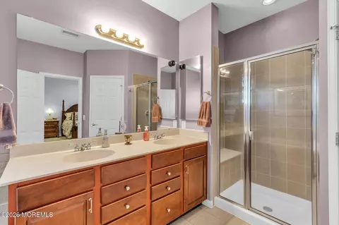 Bath - 2 Appleby Ct, Jackson, NJ 08527 photo 2 of 4