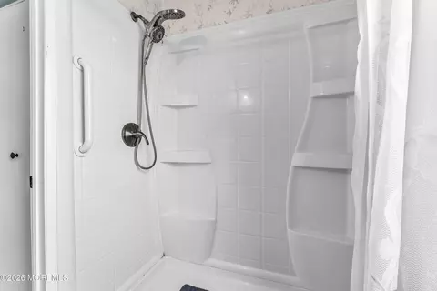 Bath - 8 Norwick Dr, Forked River, NJ 08731 photo 4 of 4