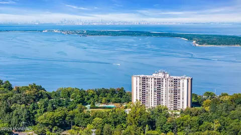 1 Scenic Dr #801, Highlands, NJ 07732