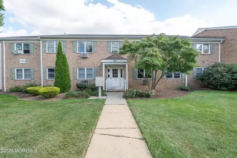 90 Stonehurst Blvd #C, Freehold, NJ 07728