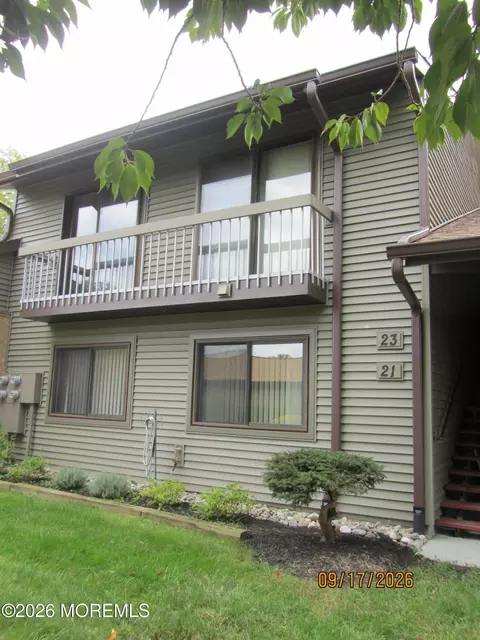 23 Danbury Ct, Red Bank, NJ 07701
