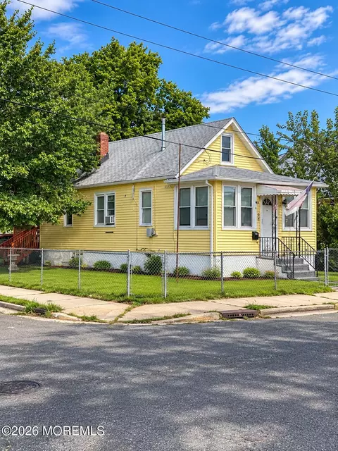 45 Myrtle Ave, Keansburg, NJ 07734