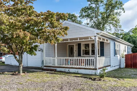 1905 Teakwood Rd, Toms River, NJ 08753