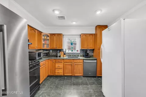 Kitchen - 428 Windsor St, Forked River, NJ 08731 photo 2 of 2