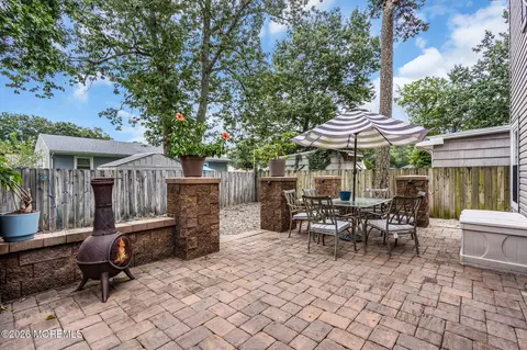 Exterior - 428 Windsor St, Forked River, NJ 08731 photo 3 of 13