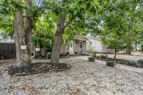 Exterior - 428 Windsor St, Forked River, NJ 08731 photo 11 of 13