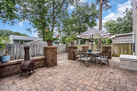 Exterior - 428 Windsor St, Forked River, NJ 08731 photo 12 of 13