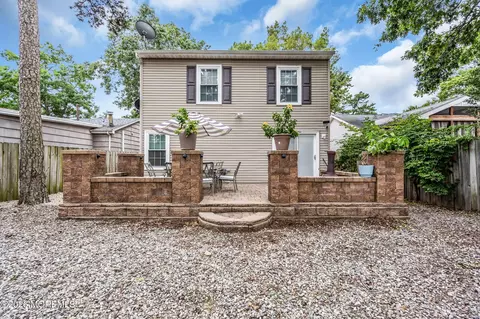 Exterior - 428 Windsor St, Forked River, NJ 08731 photo 7 of 13