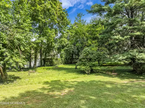 Exterior - 19 N Ward Ave, Rumson, NJ 07760 photo 2 of 5