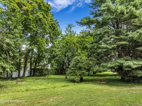 Exterior - 19 N Ward Ave, Rumson, NJ 07760 photo 3 of 5