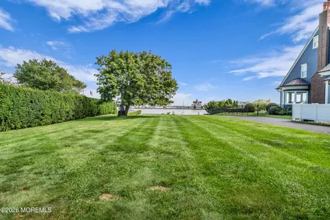 Exterior - 19 N Ward Ave, Rumson, NJ 07760 photo 5 of 5