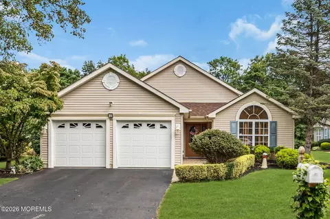 3 Wellington Ln, Lakewood, NJ 08701