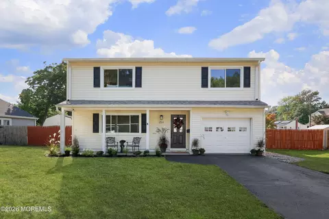 253 Forest Ave, Middletown, NJ 07748