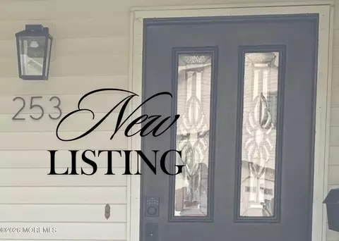 253 Forest Ave, Middletown, NJ 07748