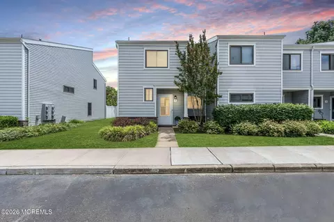 6 Beverly Ct, Tinton Falls, NJ 07724