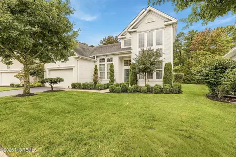 26 Pond View Cir, Barnegat, NJ 08005