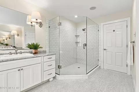 Bath - 24 Circle Dr, Rumson, NJ 07760 photo 2 of 3