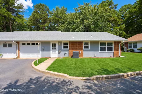 419 Chatham Ct # A, Lakewood, NJ 08701