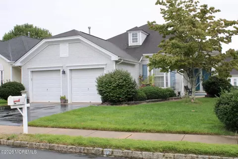 4 Summerlawn Dr, Lakewood, NJ 08701