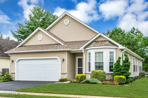 31 Country Walk Blvd, Whiting, NJ 08759