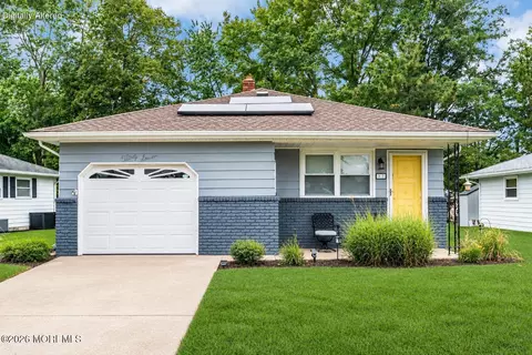 37 Scarborough Pl, Toms River, NJ 08757